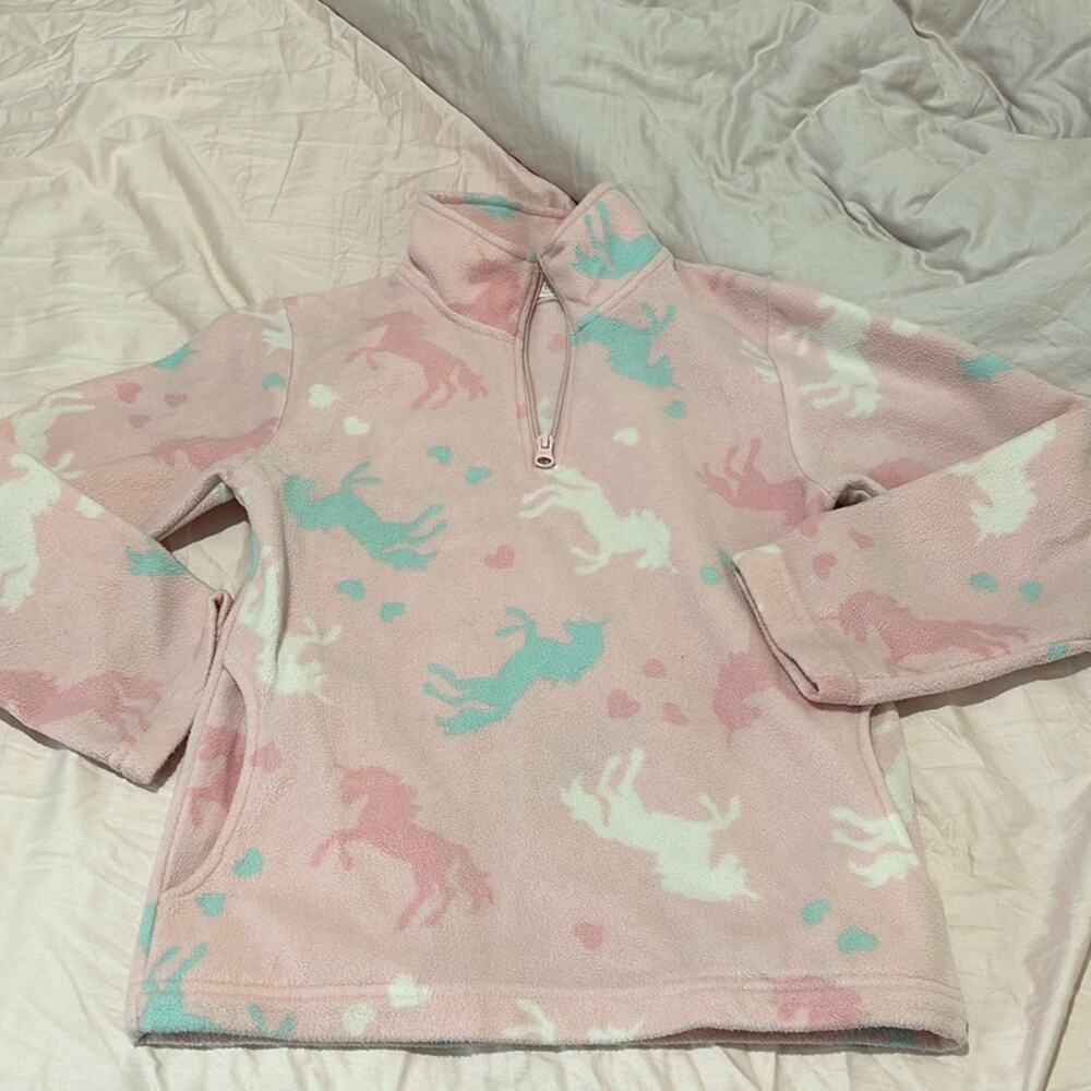 btween 8 pink hoarse print fleece pockets guc
free of rips satins holes smells